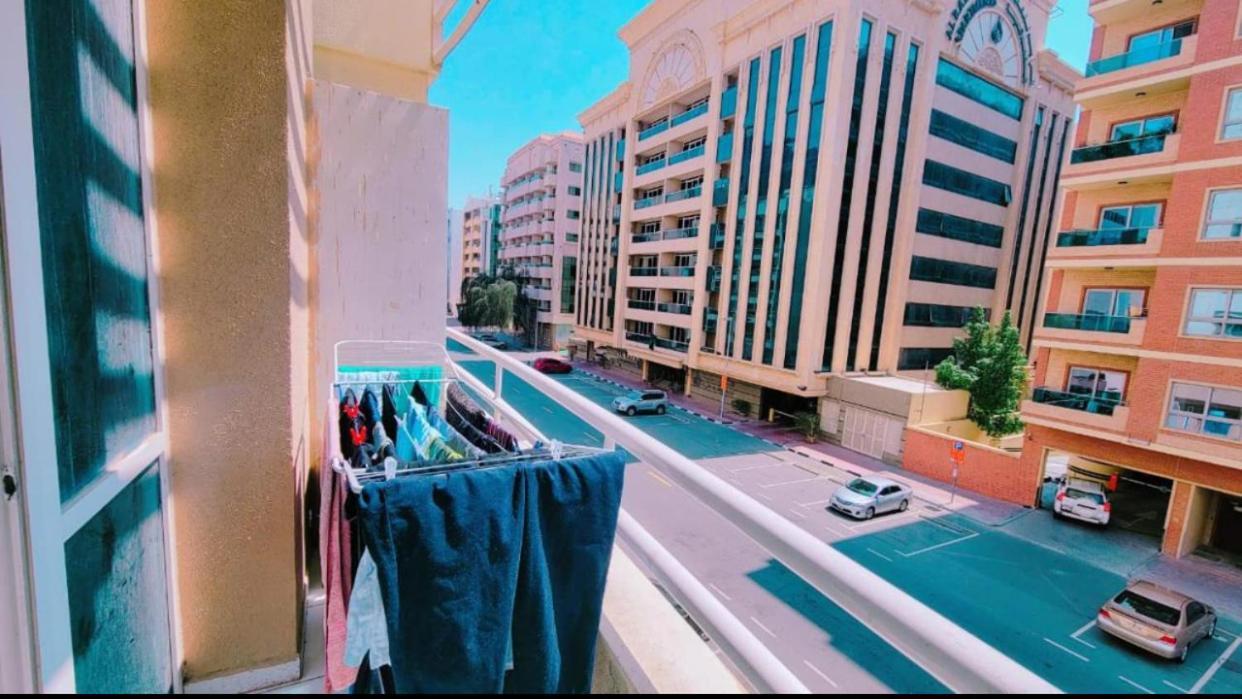 Dxb Hostel Near Adcb Metro Station Дубай Екстериор снимка